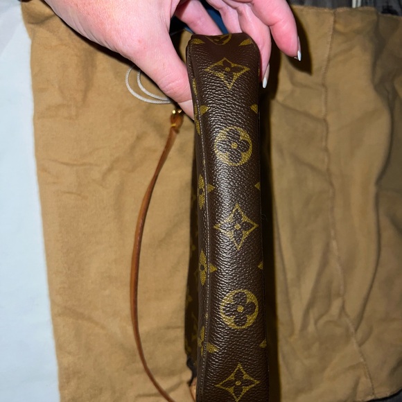 Louis Vuitton Pochette Accessories - Picture 9 of 12